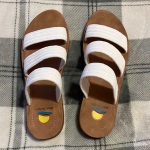 Maui Island sandals size 7